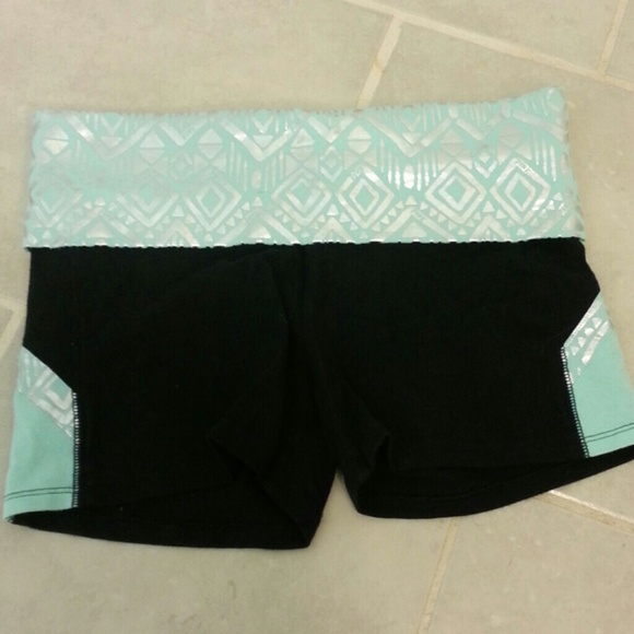 PINK Victoria's Secret Pants - Vs Pink yoga shortie