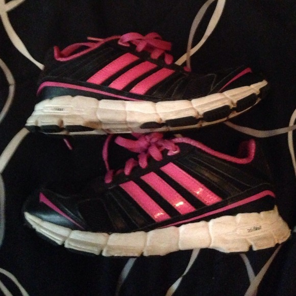 Girls Adidas Sneakers - Picture 2 of 3
