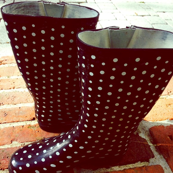 Black Polka Dot Rainboots