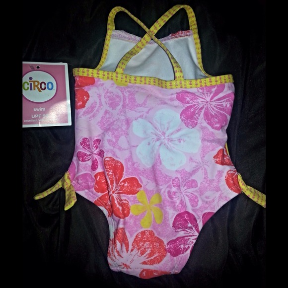 9 MONTHS BABY GIRL PINK FLORAL BATHING SUIT, NEW! - Picture 2 of 2