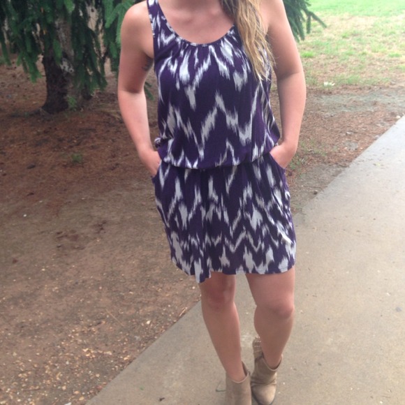 Gap ikat like patterned stretchy dress w/ pockets