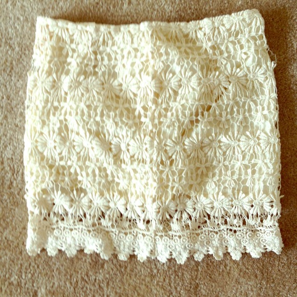 Size 12 White Lace Skirt