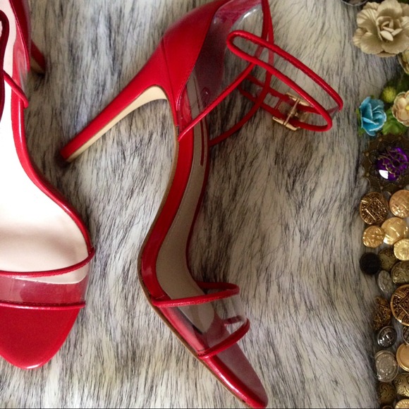 BCBGeneration Red Heels 7 - Picture 2 of 4