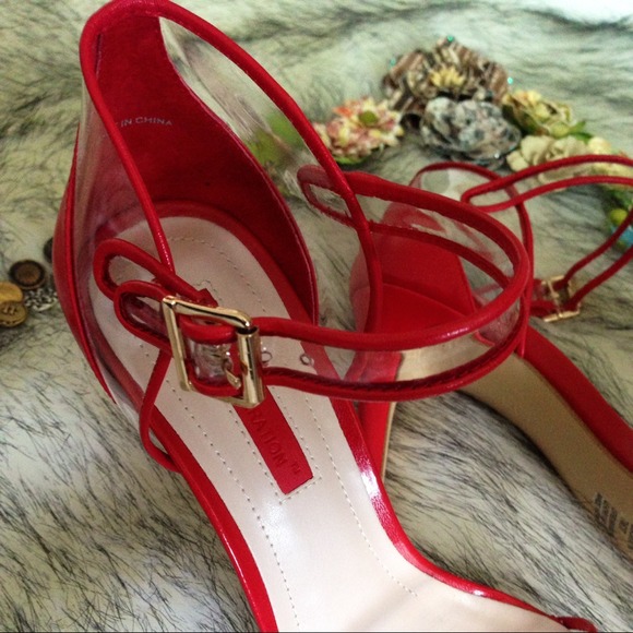 BCBGeneration Red Heels 7 - Picture 3 of 4