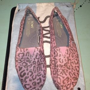Leopard Toms