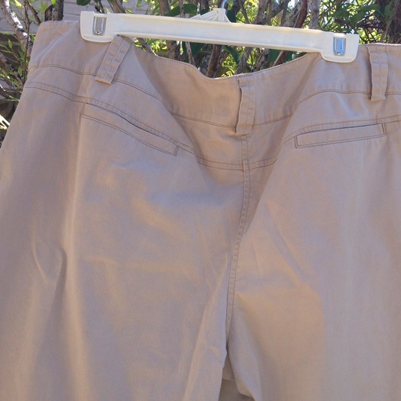 Khaki NY&CO. Shorts! - Picture 2 of 4
