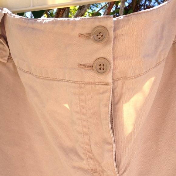 Khaki NY&CO. Shorts! - Picture 3 of 4