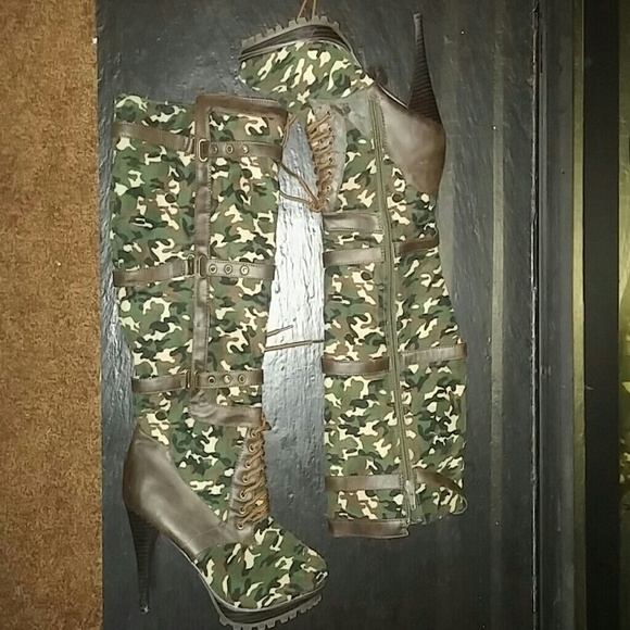 C A M O Boots!!!
