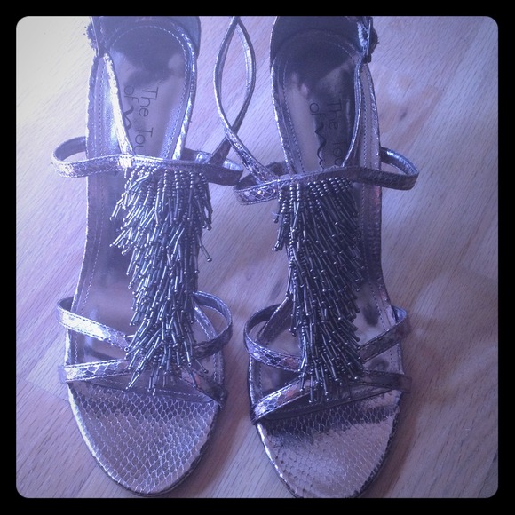 Shoes - Cute heel sandals