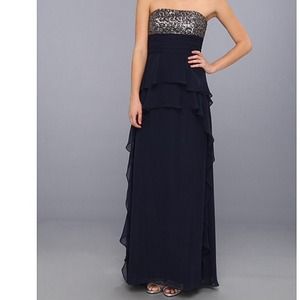 Calvin Klein size 10 Navy, strapless evening gown.