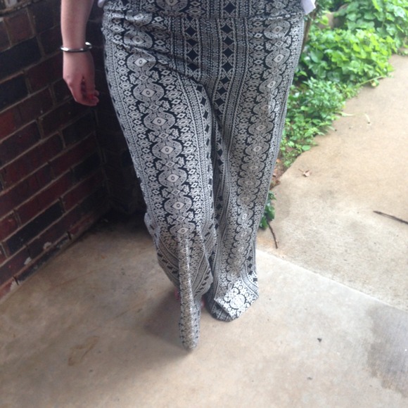 Patterned wide-leg pants - Picture 3 of 3