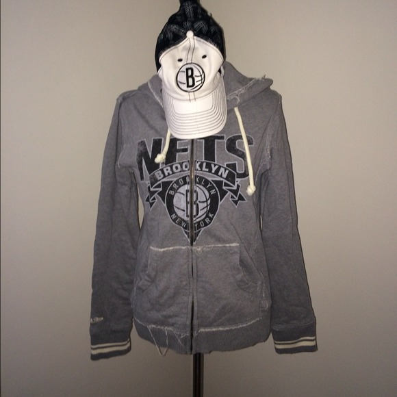 Nets sweater with hat