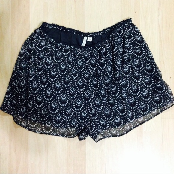 ❌Bundled Shorts - Picture 3 of 4