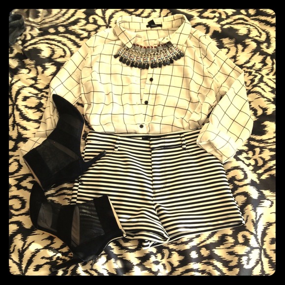 Striped black and white stretchy shorts