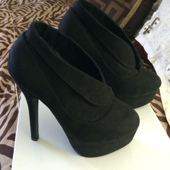 🚫SOLD🚫 Dress booties - Picture 2 of 4