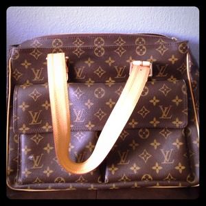 Louis Vuitton monogram canvas multipli-cite bag.