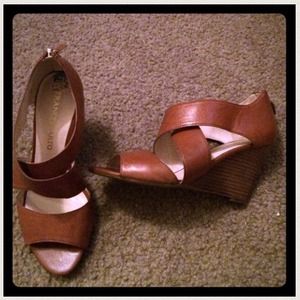 Shoe and brow bundle