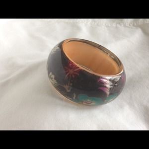 Vintage flowered bracelet