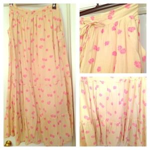 Old Navy maxi skirt. Price not negotiable.