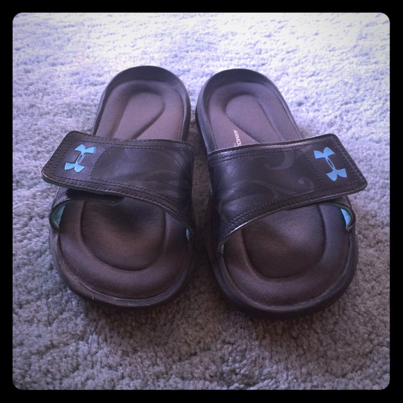 Black underarmour "armour form" sandals