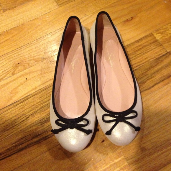 Jessica Simpson size 7 Glitter cream colored flats