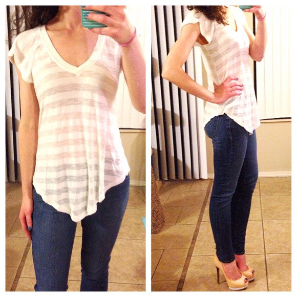 Nordstrom Tops - ❗️LABOR DAY SALE❗️Pleione Striped V-Neck White Top