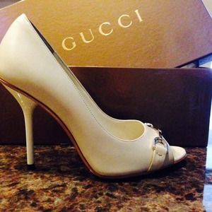 FAB Gucci peep toes!