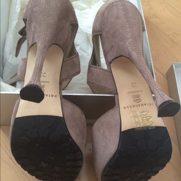 Brian Atwood size 8