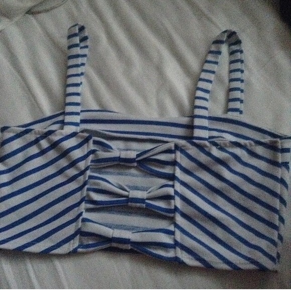 Crop top - Picture 2 of 2