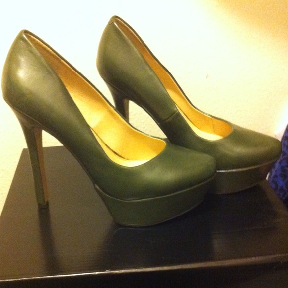 Jessica Simpson Shoes - 💫JESSICA SIMPSON PUMPS💫