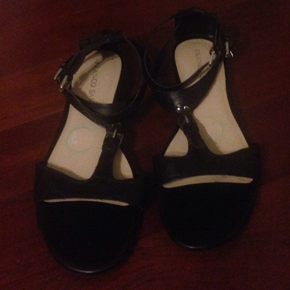 Franco Sarto Blk strap sandels