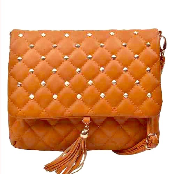 Camel studded clutch - Picture 1 of 1