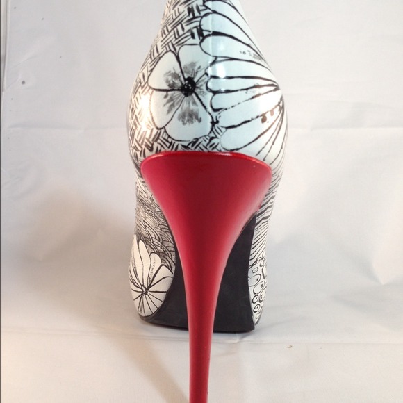 Hand Painted Doodle Leather Peeptoe - Picture 2 of 4