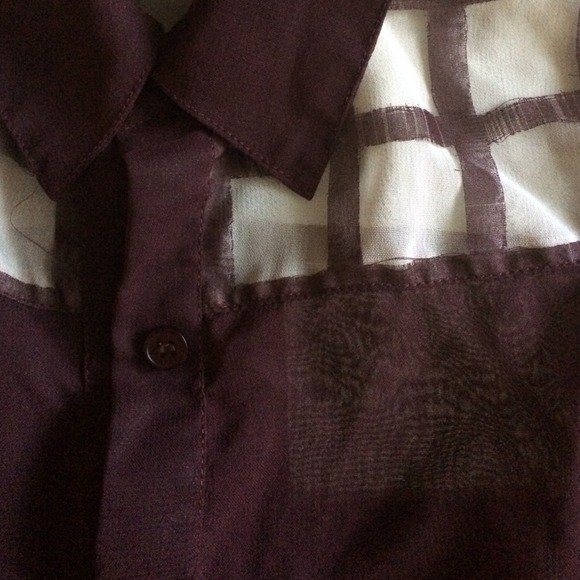 Button up - Picture 2 of 3