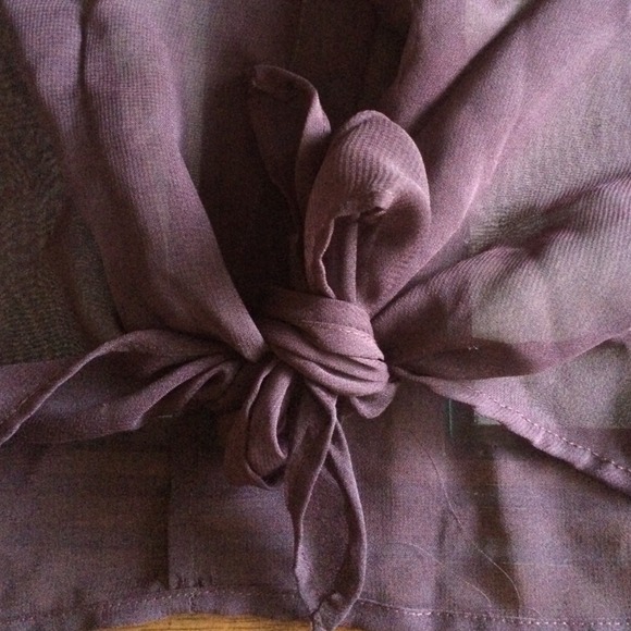 Button up - Picture 3 of 3