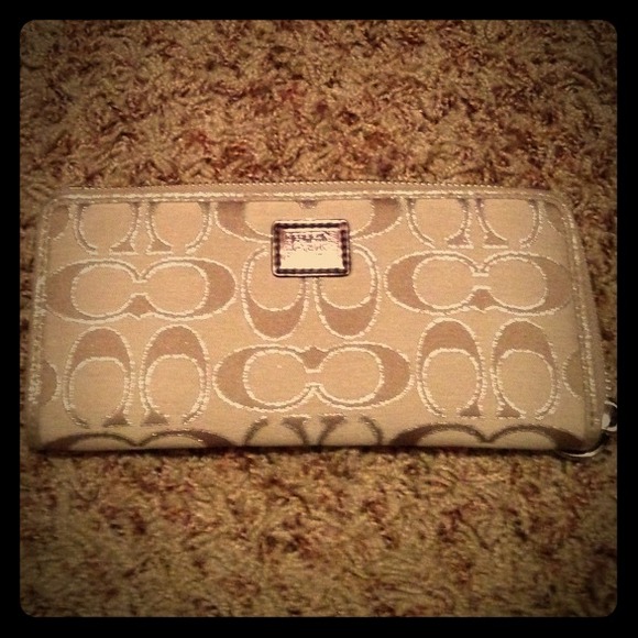 ⭕️SOLD⭕️Coach wallet