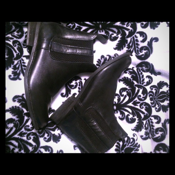 Leather Chelsea Boots