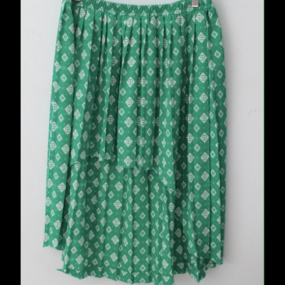 Skirts - Green patterned high-low skirt Skirts - Green patterned high-low skirt