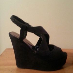 SALE~LIMITED TIME! Black wedges....