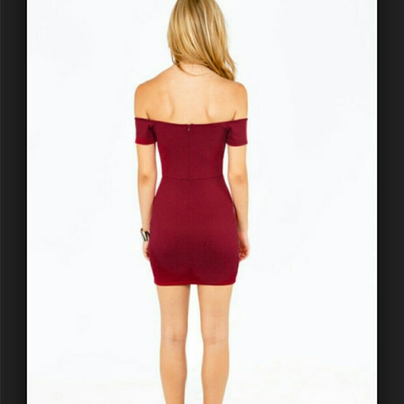 Tobi off sholder dress - Picture 2 of 4