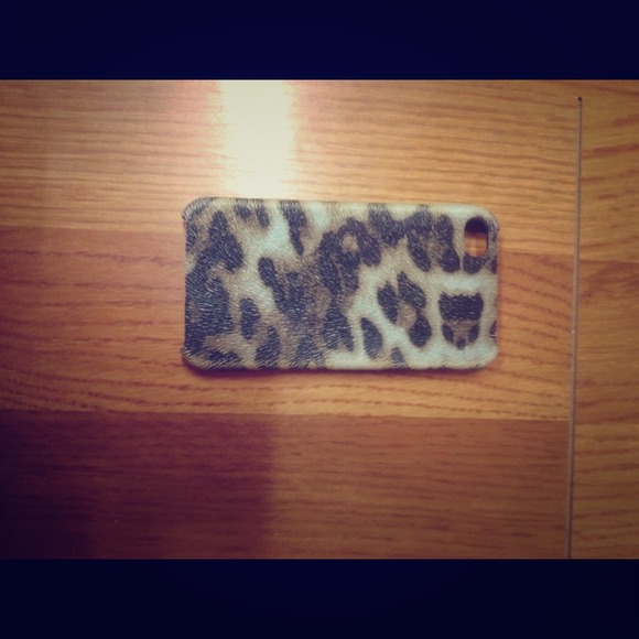 Cheetah print iphone case