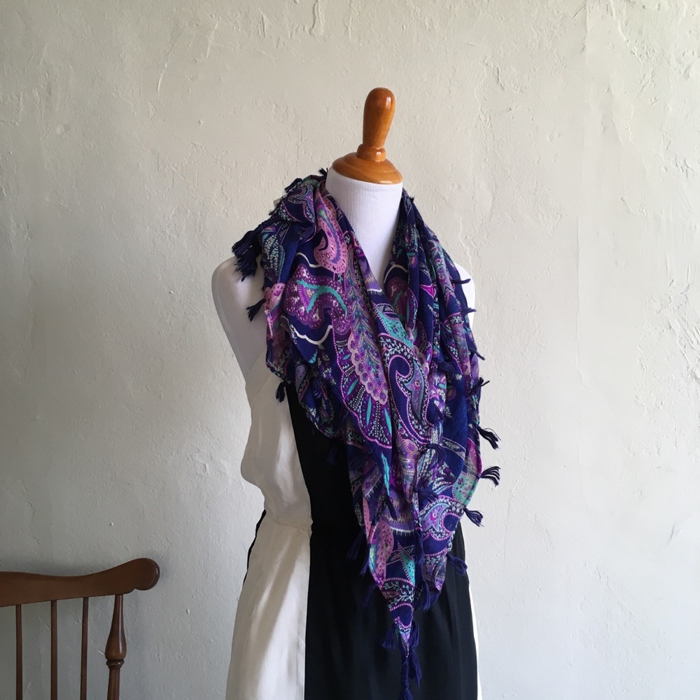 Scarf - Picture 1 of 2