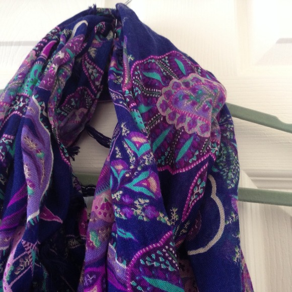 Scarf - Picture 2 of 2