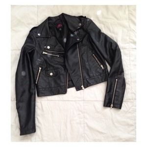❌ SOLD ❌ Bebe Leather Moto Jacket