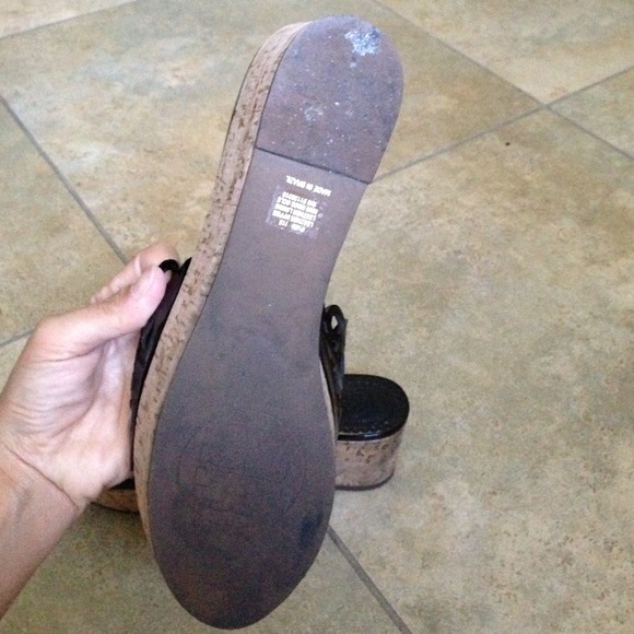 Authentic Tory Burch  Dunn patent scroll platform slide - Picture 4 of 4