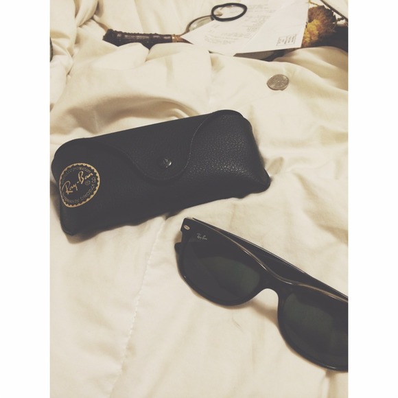 Ray-Ban Accessories - ✅ F L A S H SALE✅✅ Authentic  Wayfarer Ray-Ban