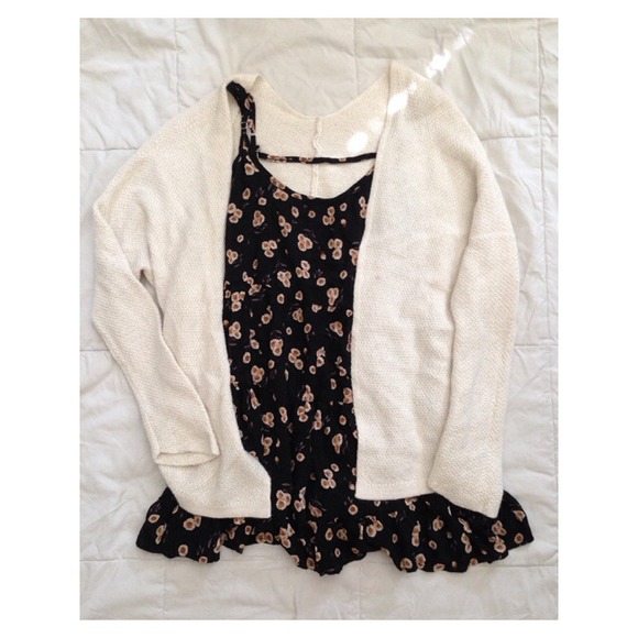 ❌ SOLD ❌ Brandy Melville Sunflower Jada Dress