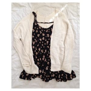 ❌ SOLD ❌ Brandy Melville Caroline Cardigan