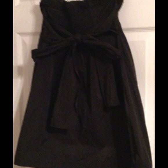 SOLD Theory strapless dress SOLD - Picture 2 of 3