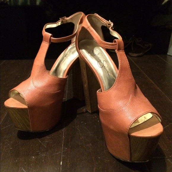 Jessica Simpson platform sandal